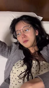 嫁给百万富翁国语清纯学生妹开学第1个星期就被我操了逼嫩紧致还嫌我的鸡巴大